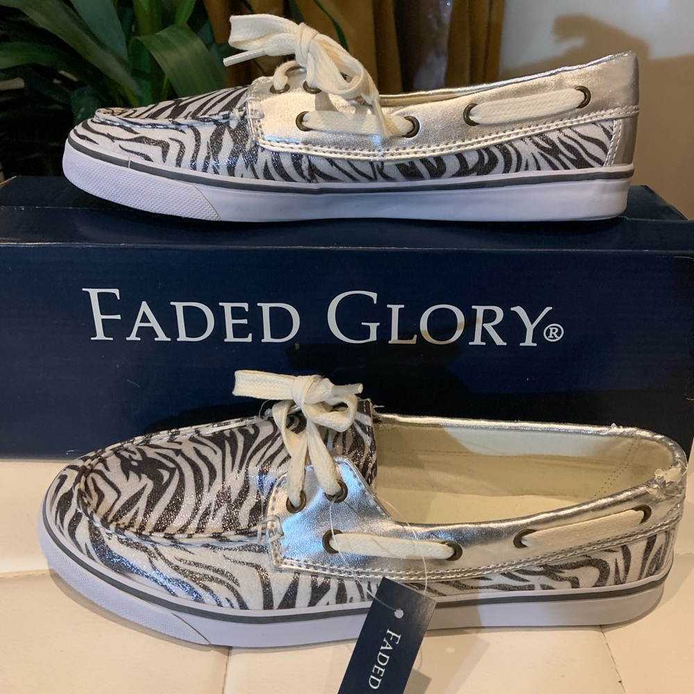 Zebra stopped Metallic loafers